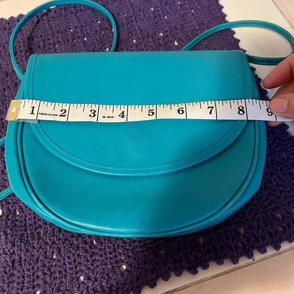 Laura Ashley 100% aqua leather round Crossbody - Picture 9 of 10